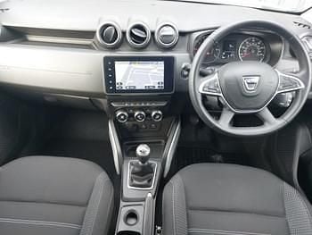 Used Dacia Duster Prestige 90 HP (66 kW) 2022 White SUV