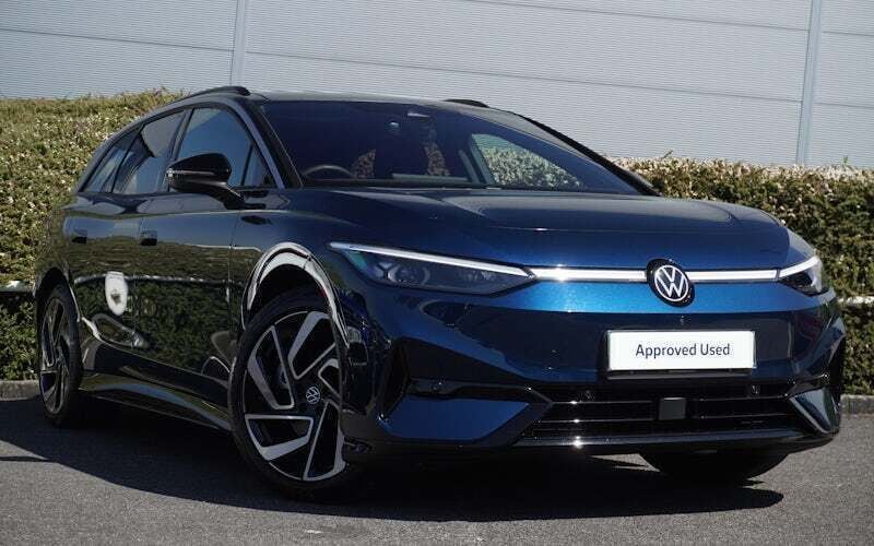 Used 2025 VW ID.7 Pro Sedan | £42,990 (Good price) - Image 1/4