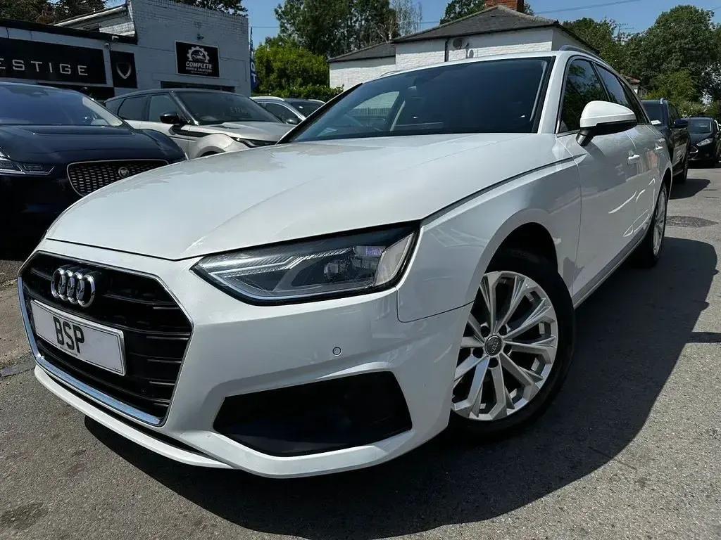 Used Audi A4 Comfort 150 HP (110 kW) 2020 White Estate