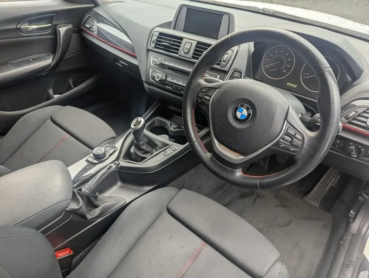 Used BMW 116 Sport Line 2013 White Hatchback