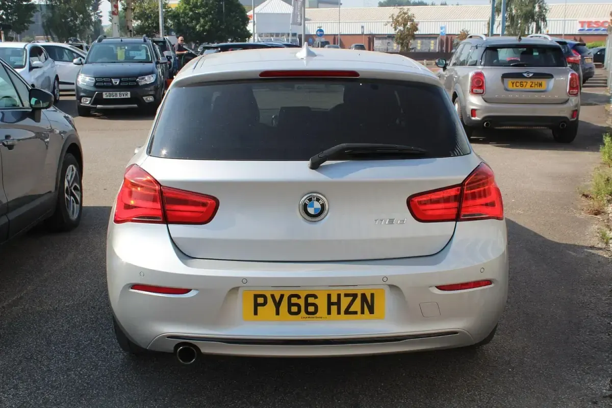 Used BMW 118 Sport Line 150 HP (110 kW) 2016 Silver Hatchback