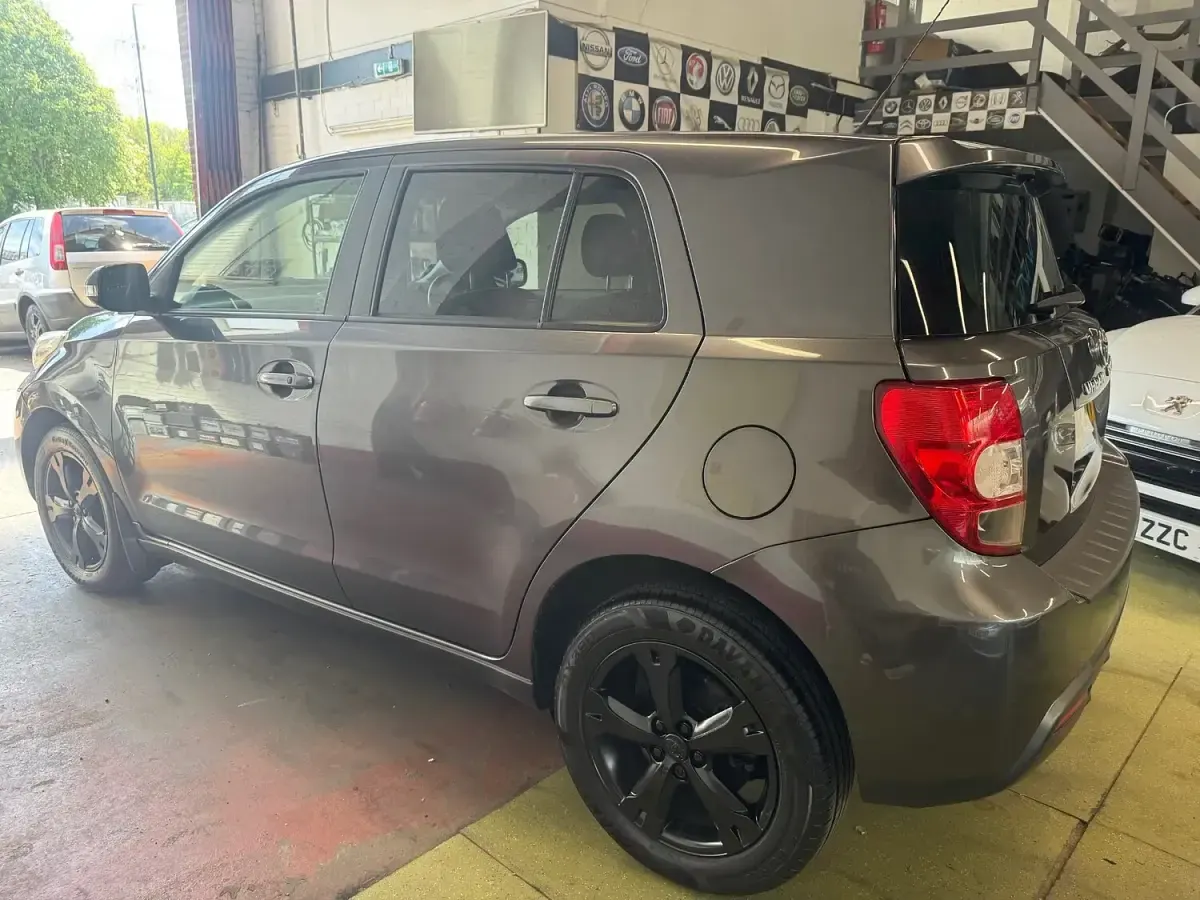 Used Toyota Urban Cruiser 90 HP (66 kW) 2012 Grey Hatchback