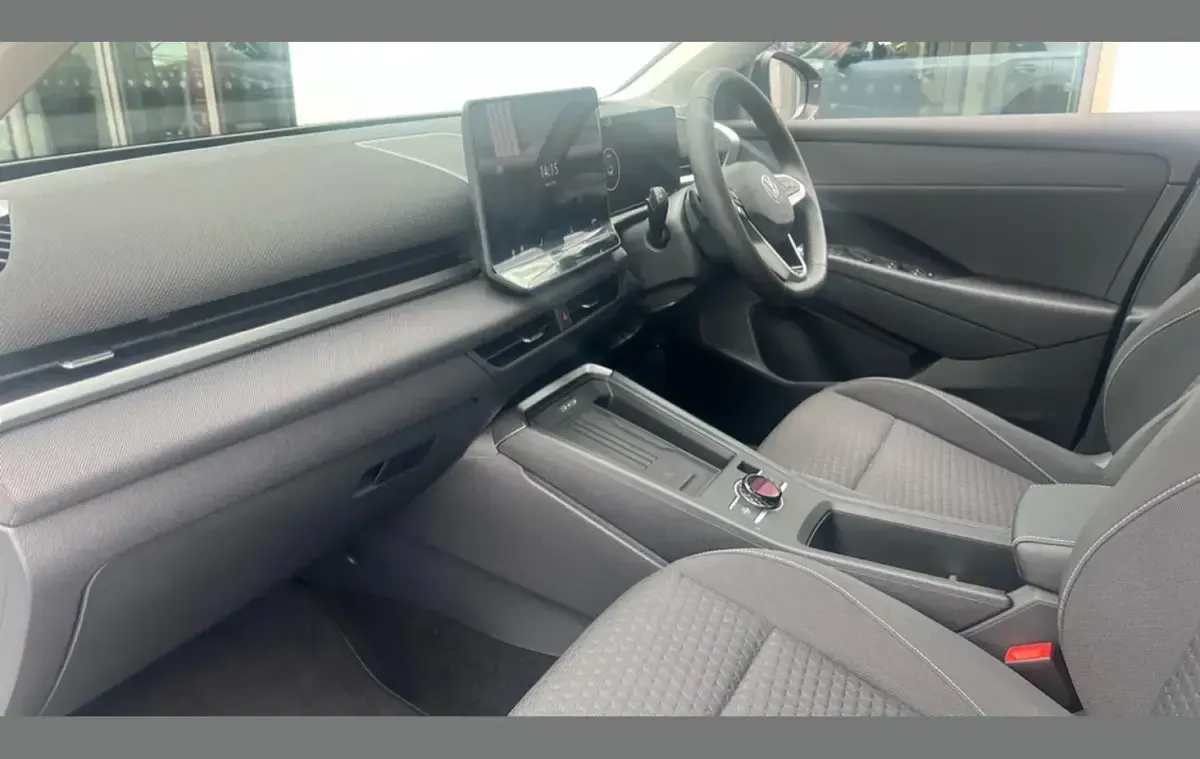 New VW T-Roc Life 147 HP (108 kW) 2026 White SUV