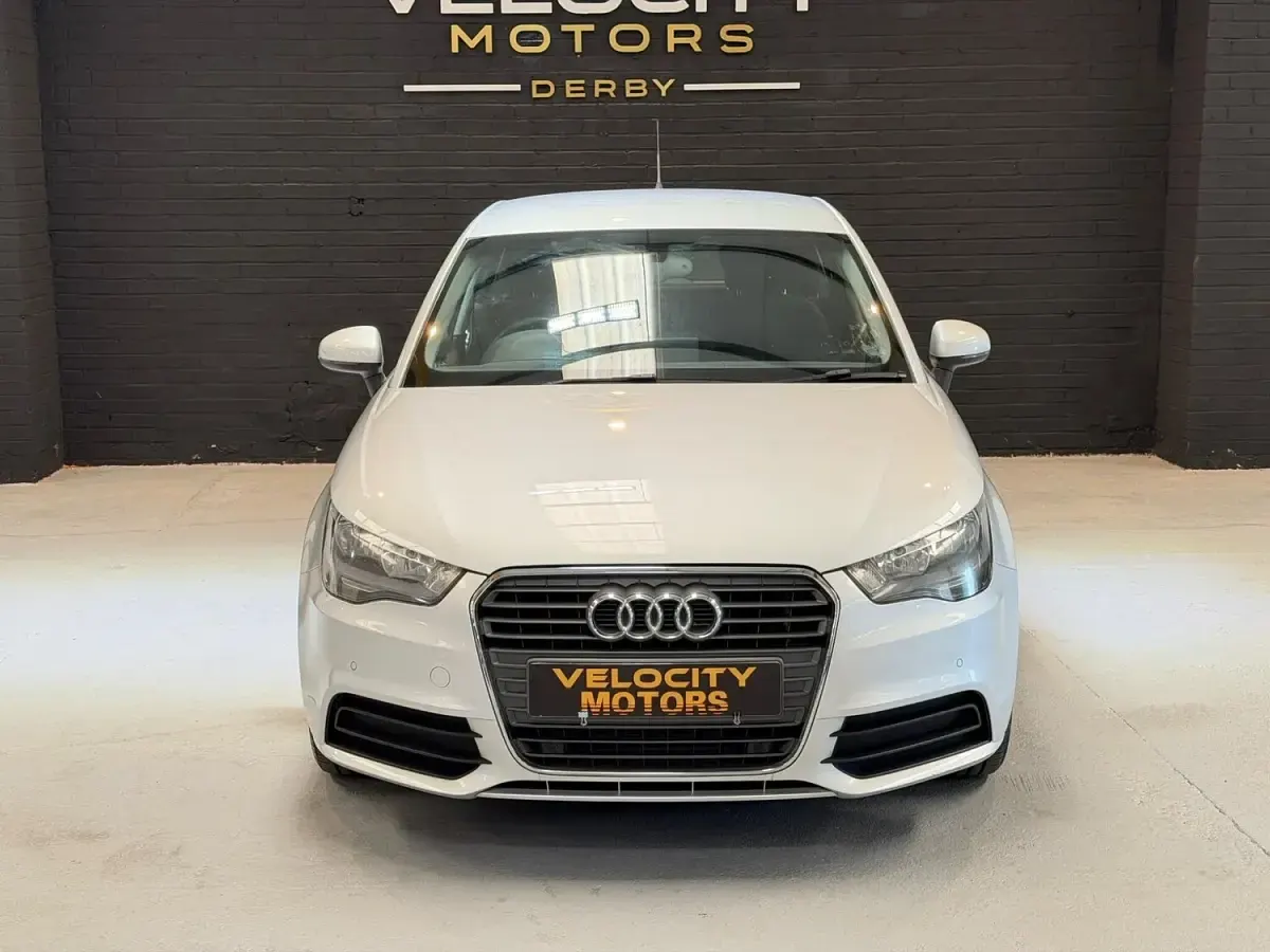 Used Audi A1 Sportback Premium 105 HP (77 kW) 2012 Silver Hatchback