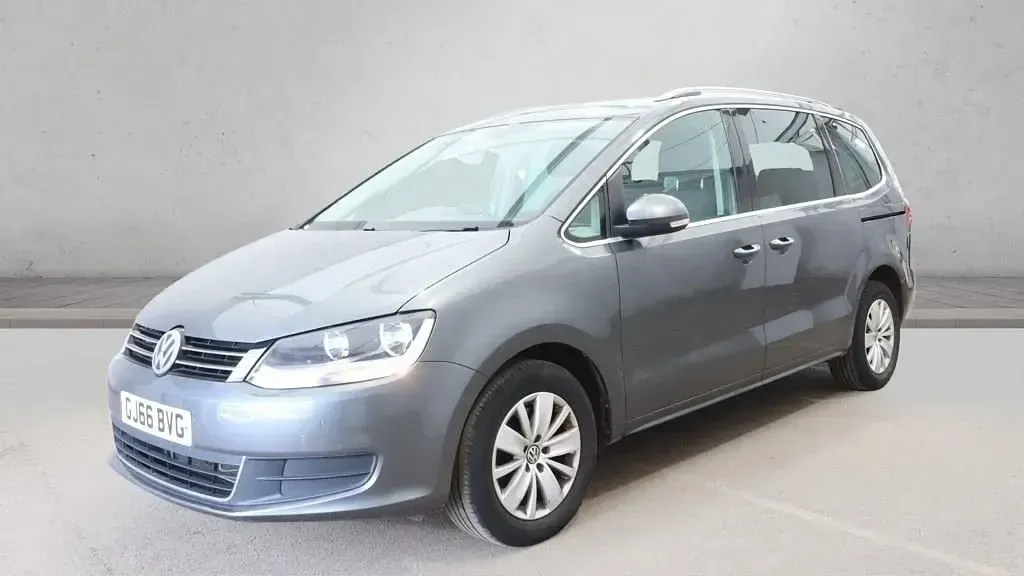 Usado VW Sharan SE 150 HP (110 kW) 2016 Cinzento Monovolume