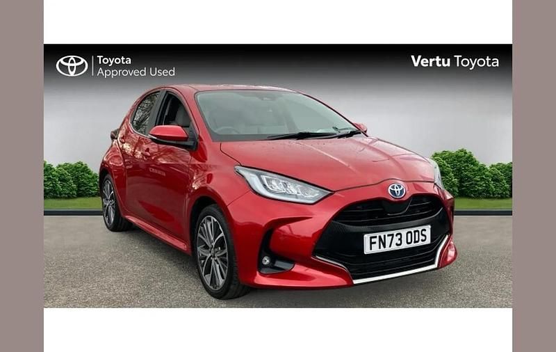 Used Toyota Yaris Hybrid 116 HP (85 kW) 2023 Red Hatchback