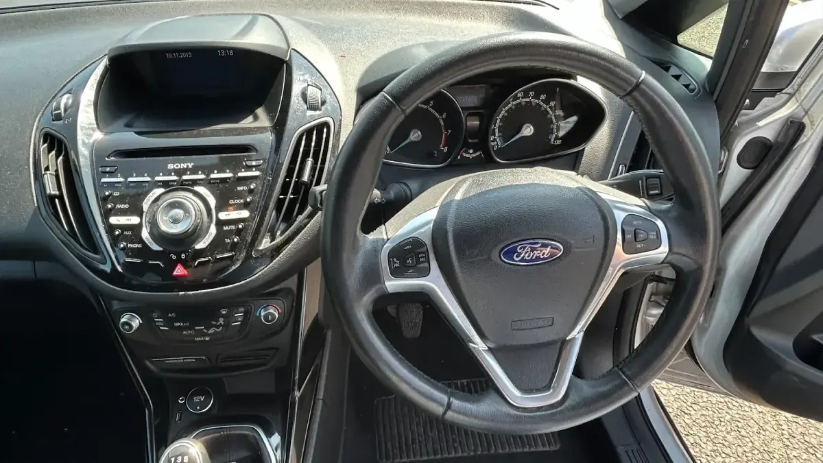 Used Ford B-MAX Titanium 100 HP (73 kW) 2014 Silver MPV