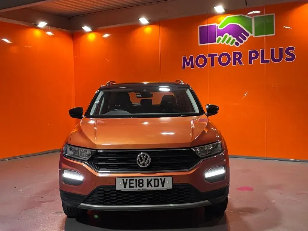 Usado VW T-Roc SE 150 HP (110 kW) 2018 Laranja SUV
