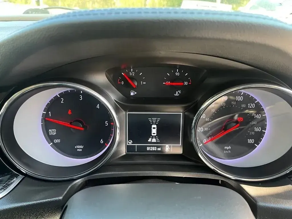 Second-hand Vauxhall Insignia Sport 110 CP (80 kW) 2019 Argintiu Hatchback
