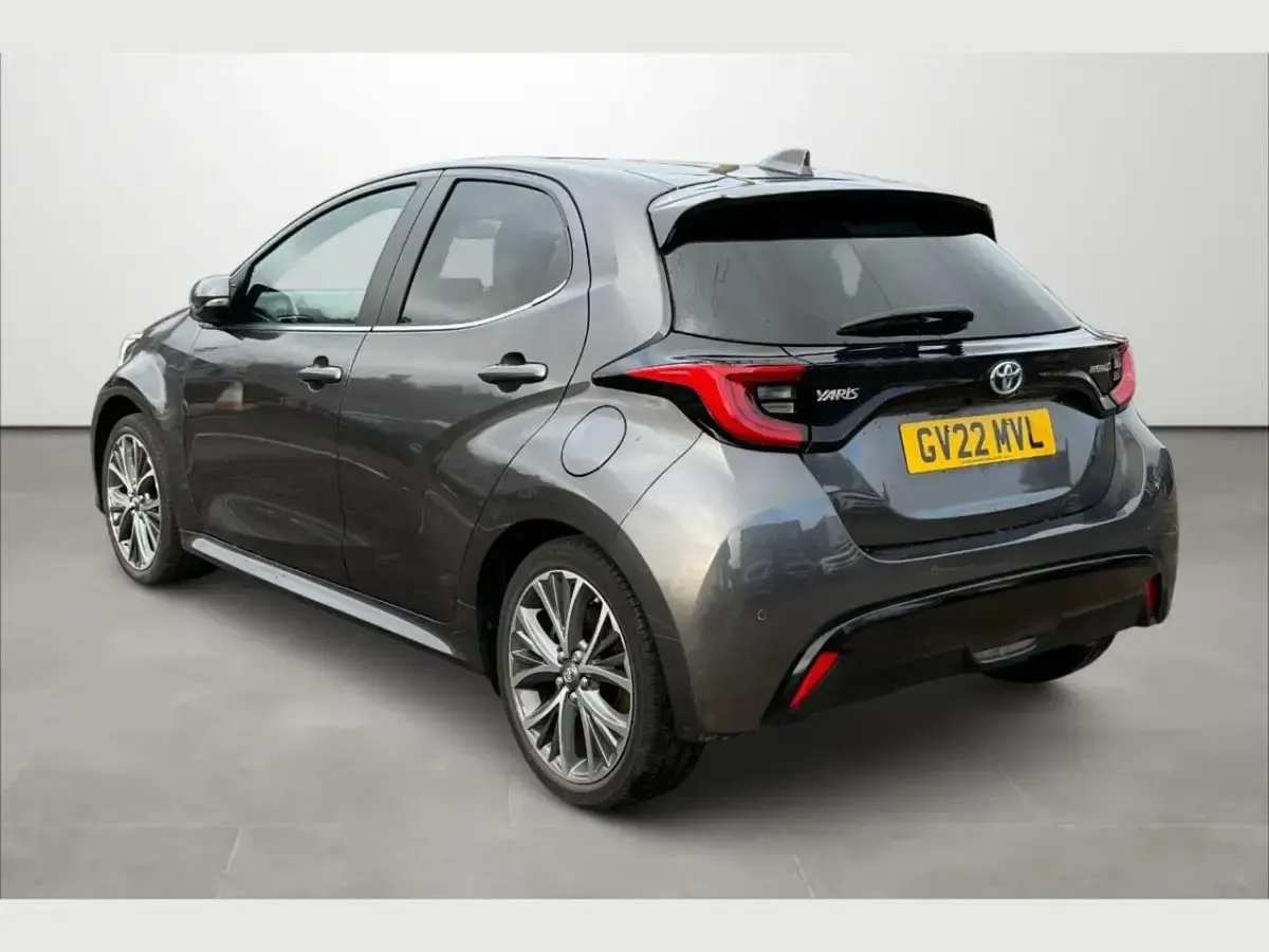 Used Toyota Yaris Hybrid 114 HP (83 kW) 2022 Grey
