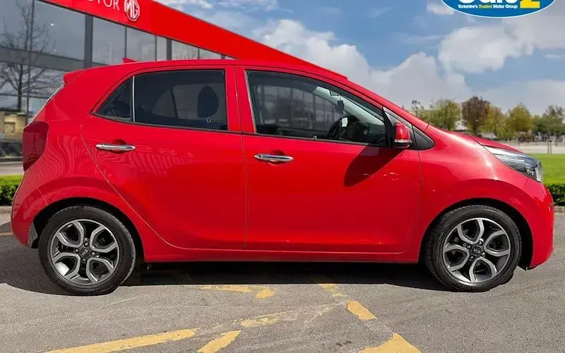 Used Kia Picanto 84 HP (61 kW) 2019 Red Hatchback