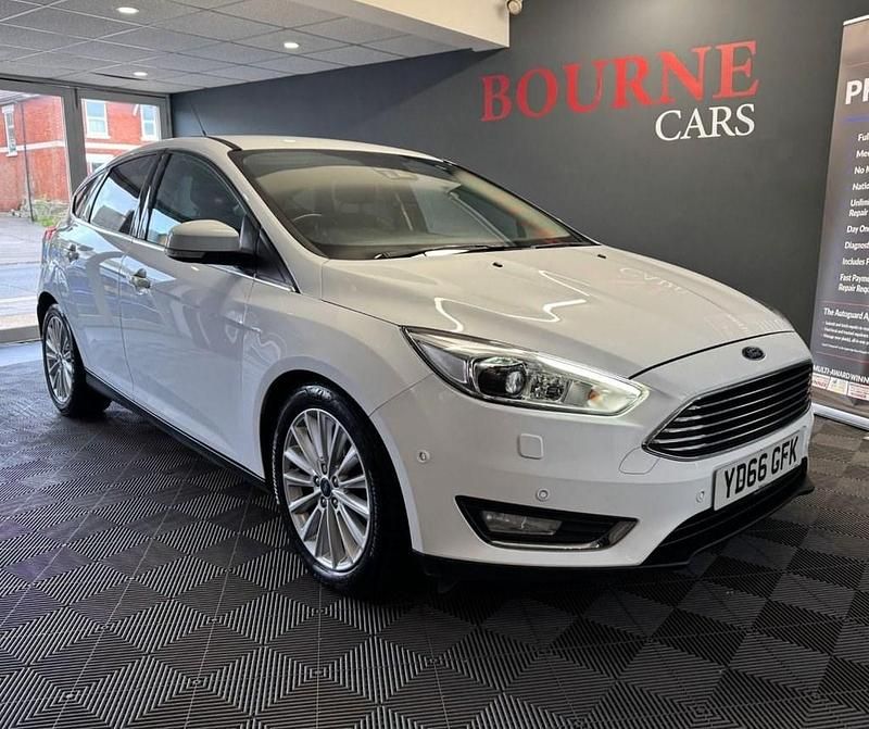 Used Ford Focus Titanium X 125 HP (91 kW) 2016 White Hatchback