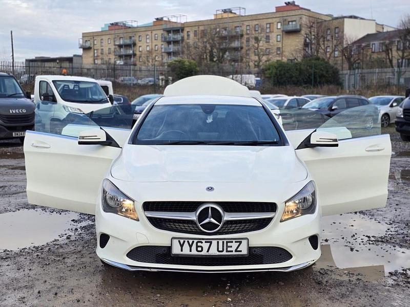 Used Mercedes CLA180 122 HP (89 kW) 2017 White Sedan