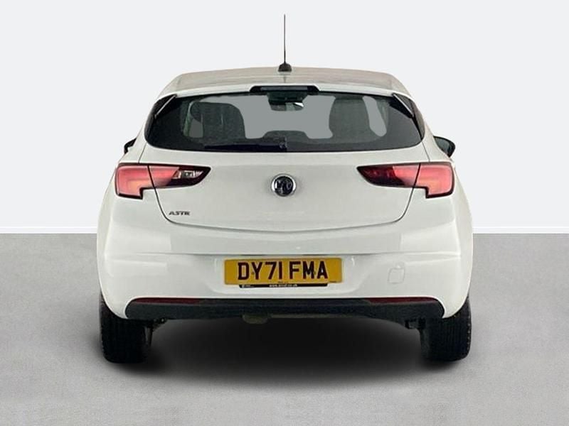Used Vauxhall Astra Business Edition 110 HP (80 kW) 2021 White Hatchback