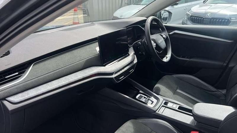 Used Skoda Octavia SE L 150 HP (110 kW) 2025 Grey Estate