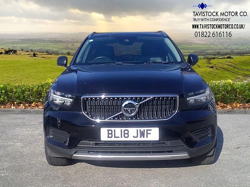 Used Volvo XC40 Momentum 190 HP (139 kW) 2018 Black SUV