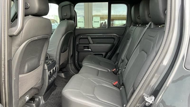 Used Land Rover Defender HSE Dynamic 350 HP (257 kW) 2024 Premium metallic  carpathian grey SUV