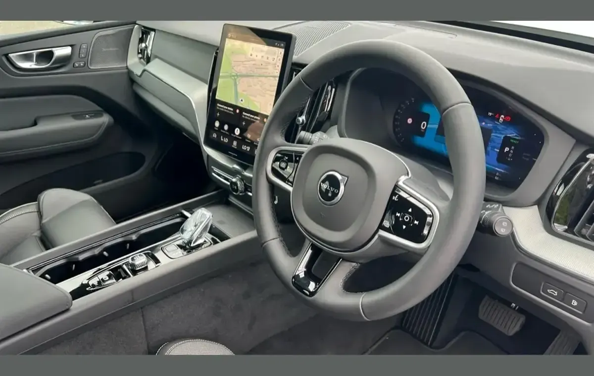 Novo Volvo XC60 Plus 350 HP (257 kW) 2026 Branco SUV