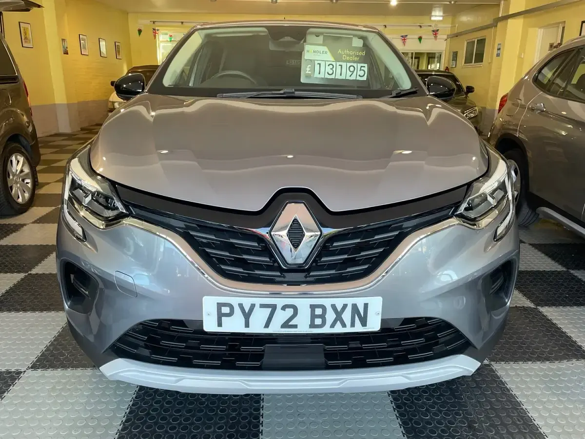 Used Renault Captur Evolution 91 HP (66 kW) 2023 Grey SUV