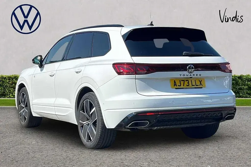 Used VW Touareg Black Edition 286 HP (210 kW) 2024 White SUV