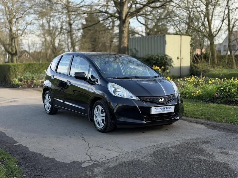 Used Honda Jazz S 90 HP (66 kW) 2013 Black Hatchback