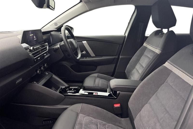 White Used 2024 Citroën e-C4 Hatchback | £15,290 (Fair price) - Image 1/4