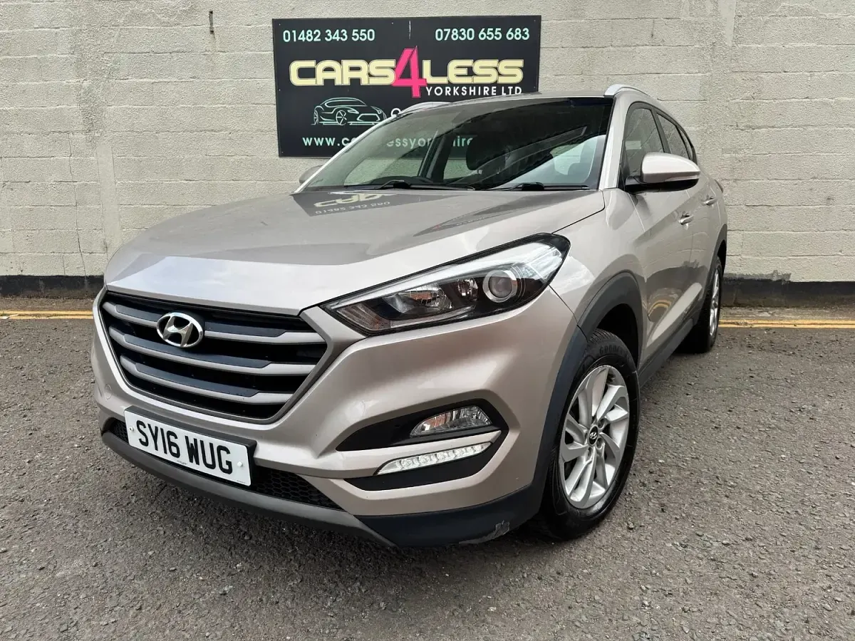 Used Hyundai Tucson SE 116 HP (85 kW) 2016 Beige SUV