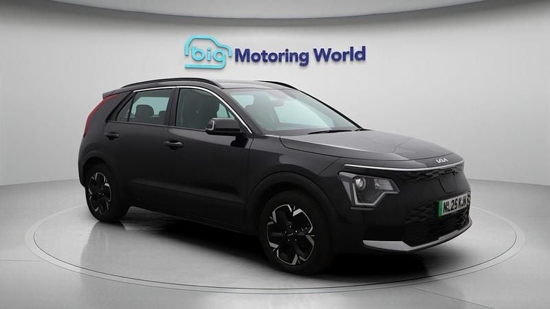 New 2025 Kia e-Niro SUV | £22,430 (Good price) - Image 1/4