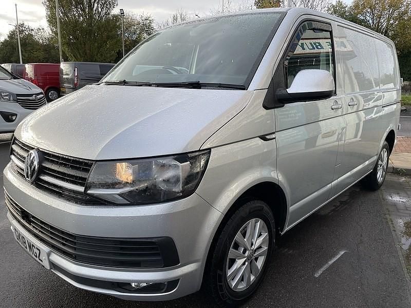Usado VW Transporter Highline 101 HP (74 kW) 2018 Prateado Van