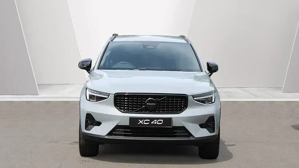 New Volvo XC40 Plus 2026 Grey SUV