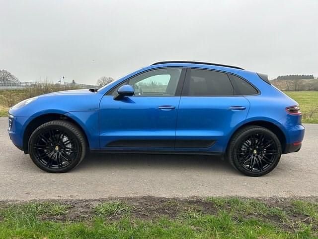 Used Porsche Macan 258 HP (189 kW) 2015 Blue SUV
