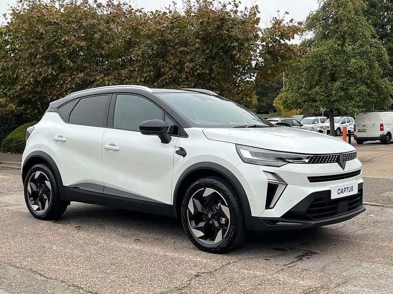 Metallic arctic white New 2025 Renault Captur Techno SUV | £20,105 (Fair price) - Image 1/1