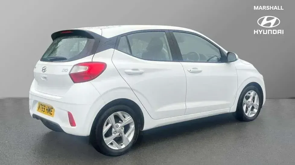 Used Hyundai i10 SE 67 HP (49 kW) 2020 White Hatchback