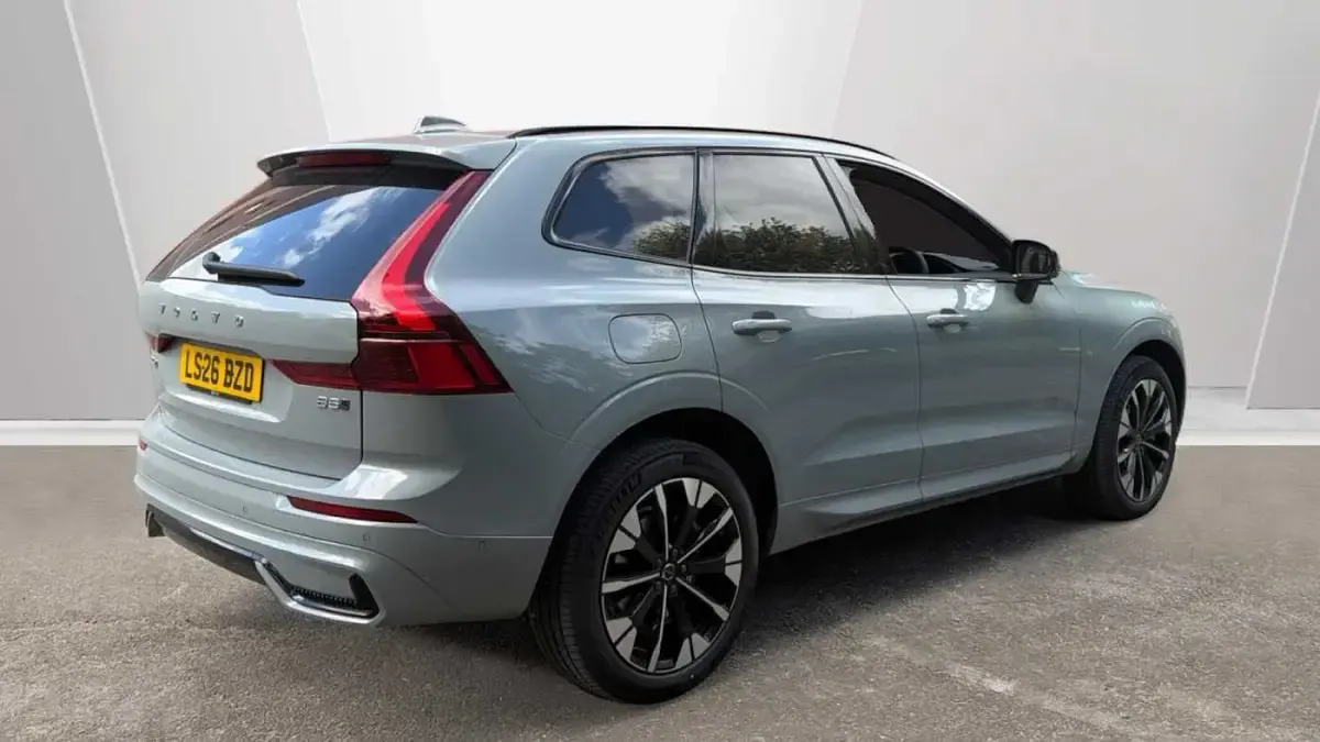 Used Volvo XC60 Plus 250 HP (183 kW) 2026 Blue SUV
