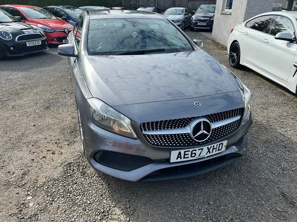 Usado Mercedes A200 Executive 2017 Cinzento Citadino