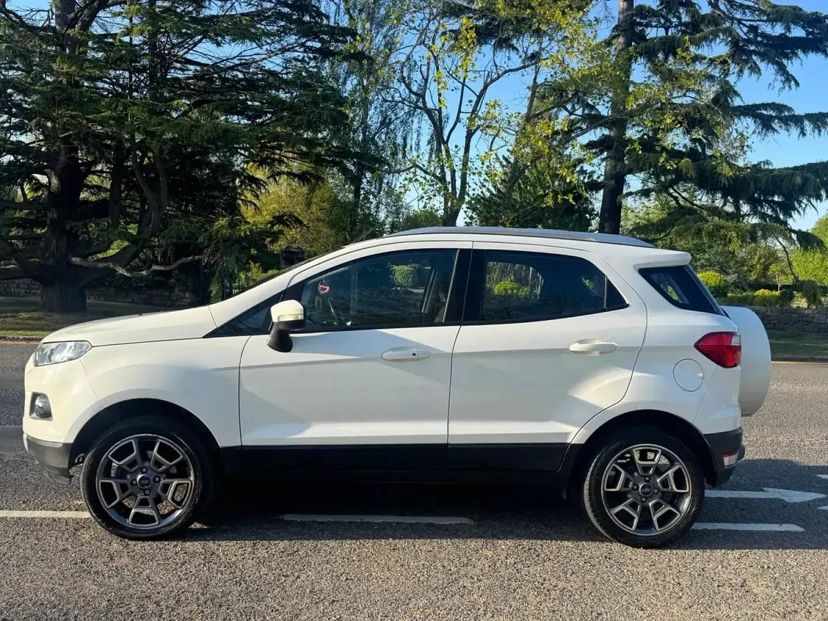 Used Ford Ecosport Titanium 125 HP (91 kW) 2015 White SUV