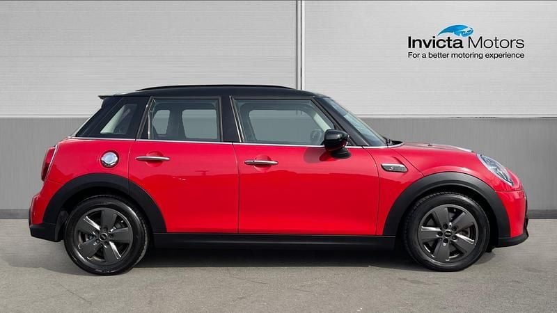 Used Mini Cooper S Classic 178 HP (130 kW) 2021 Red Hatchback