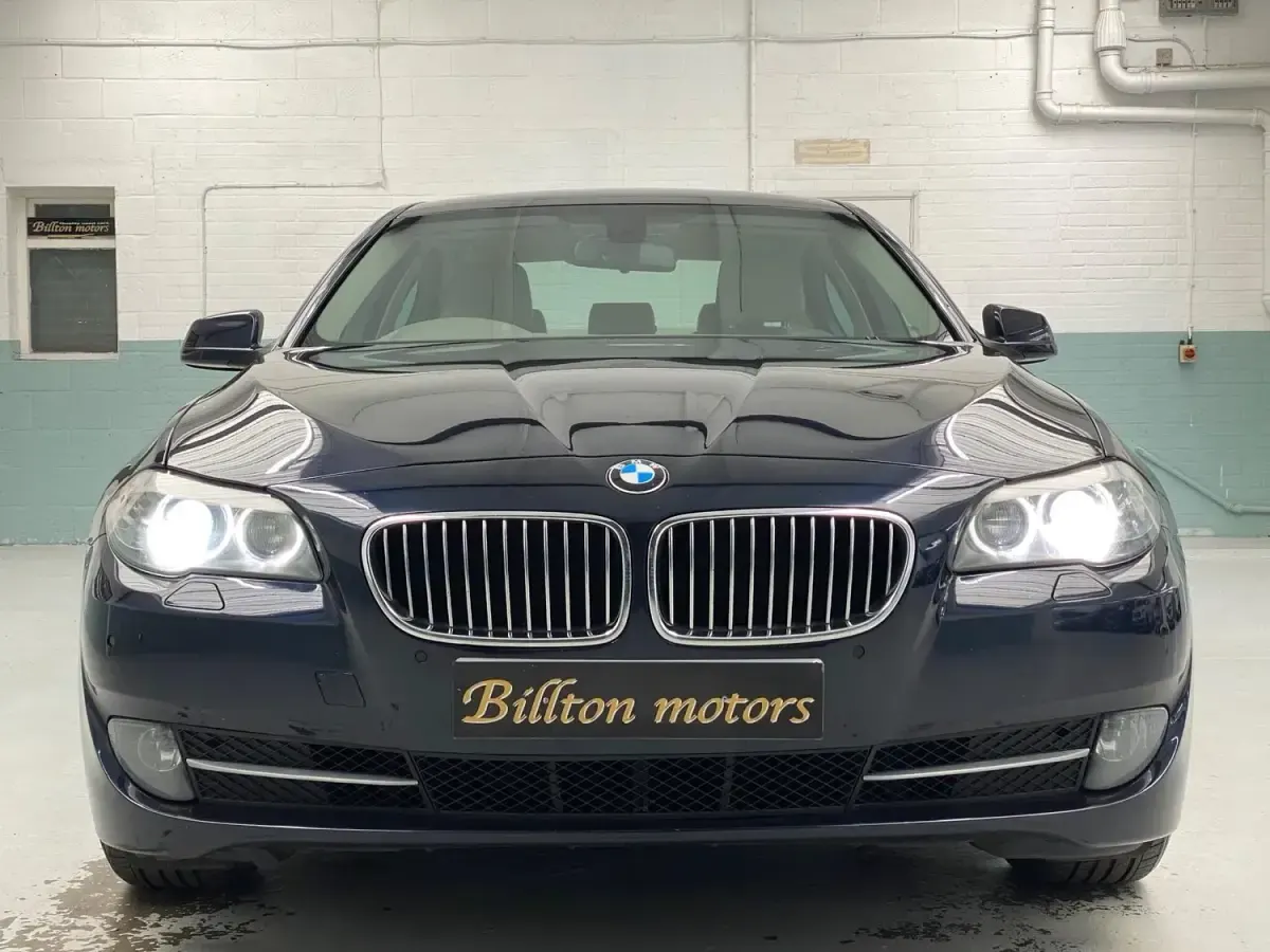 Usado BMW 535 Impressive 313 CV (230 kW) 2012 Azul Berlina