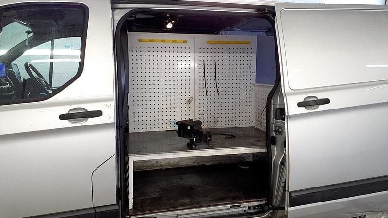 Usado Ford Transit Custom Trend 130 HP (95 kW) 2022 Prateado Van