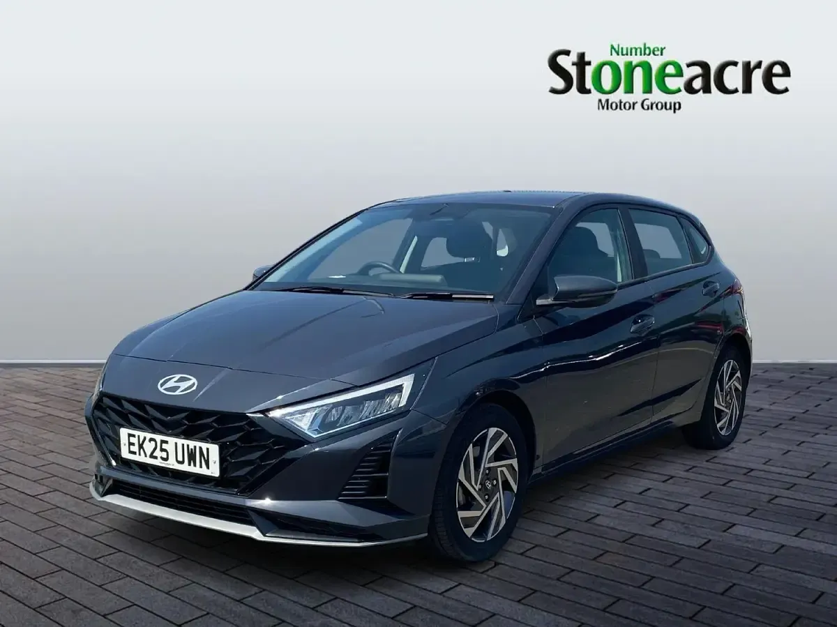 Used Hyundai i20 Advanced 100 HP (73 kW) 2025 Grey Hatchback