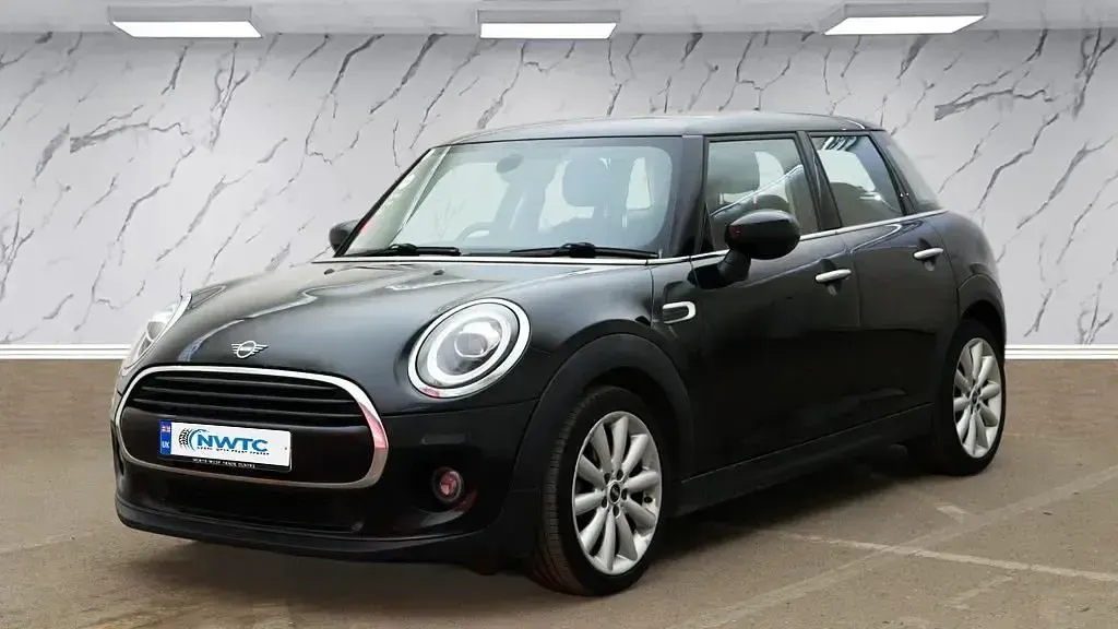 Usado Mini Cooper Classic 136 HP (100 kW) 2019 Preto Citadino