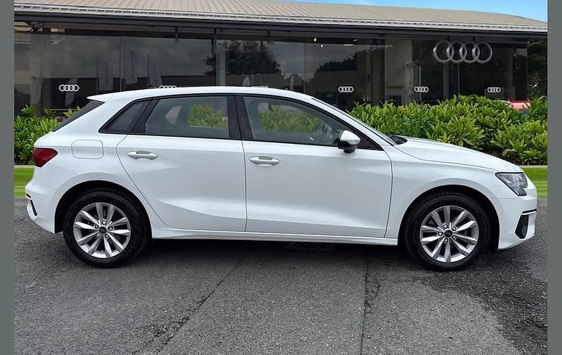 Used Audi A3 Design 110 HP (80 kW) 2022 White Sedan