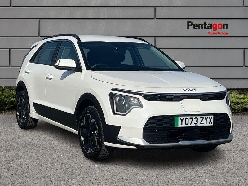 Premium paint white pearl Used 2024 Kia e-Niro 2 SUV | £21,998 (Fair price) - Image 1/4