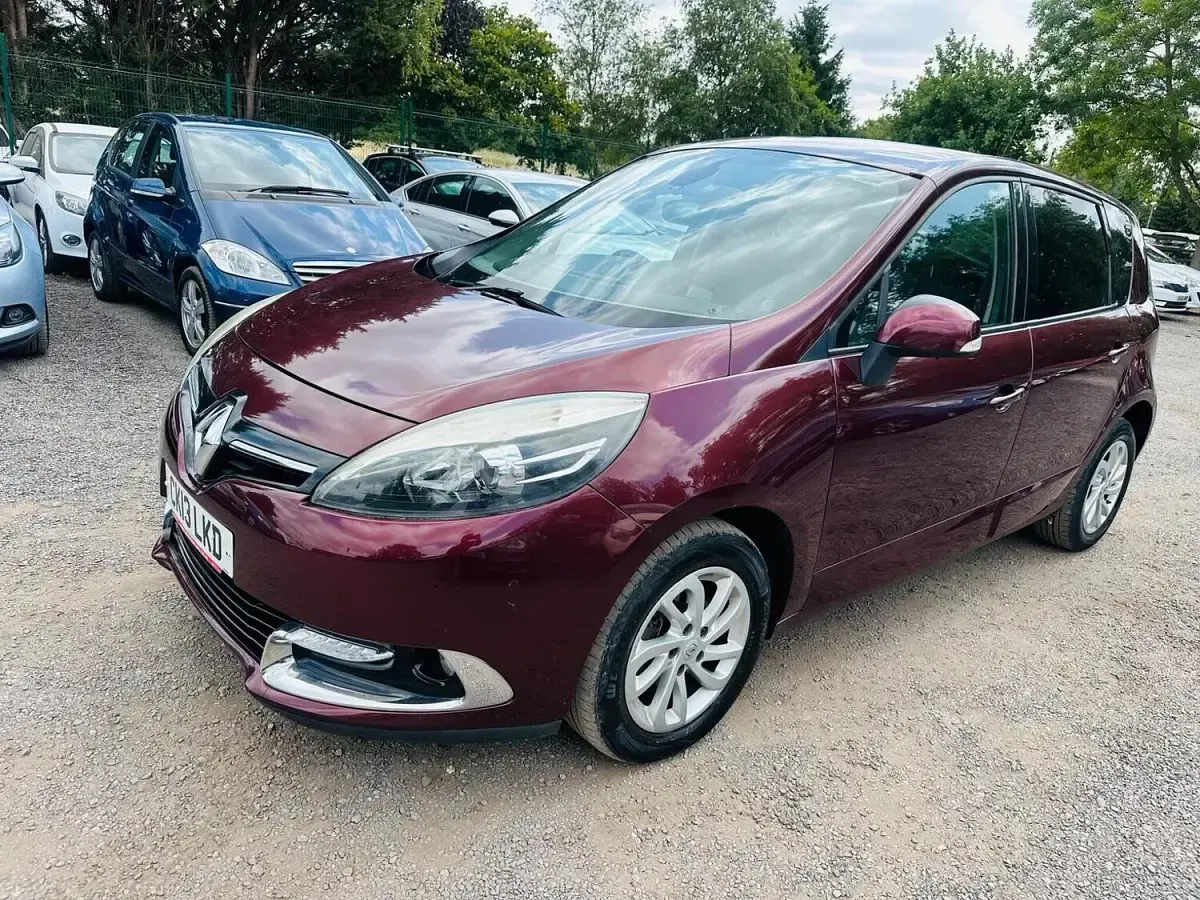 Used Renault Scénic III Dynamique 110 HP (80 kW) 2013 Red MPV