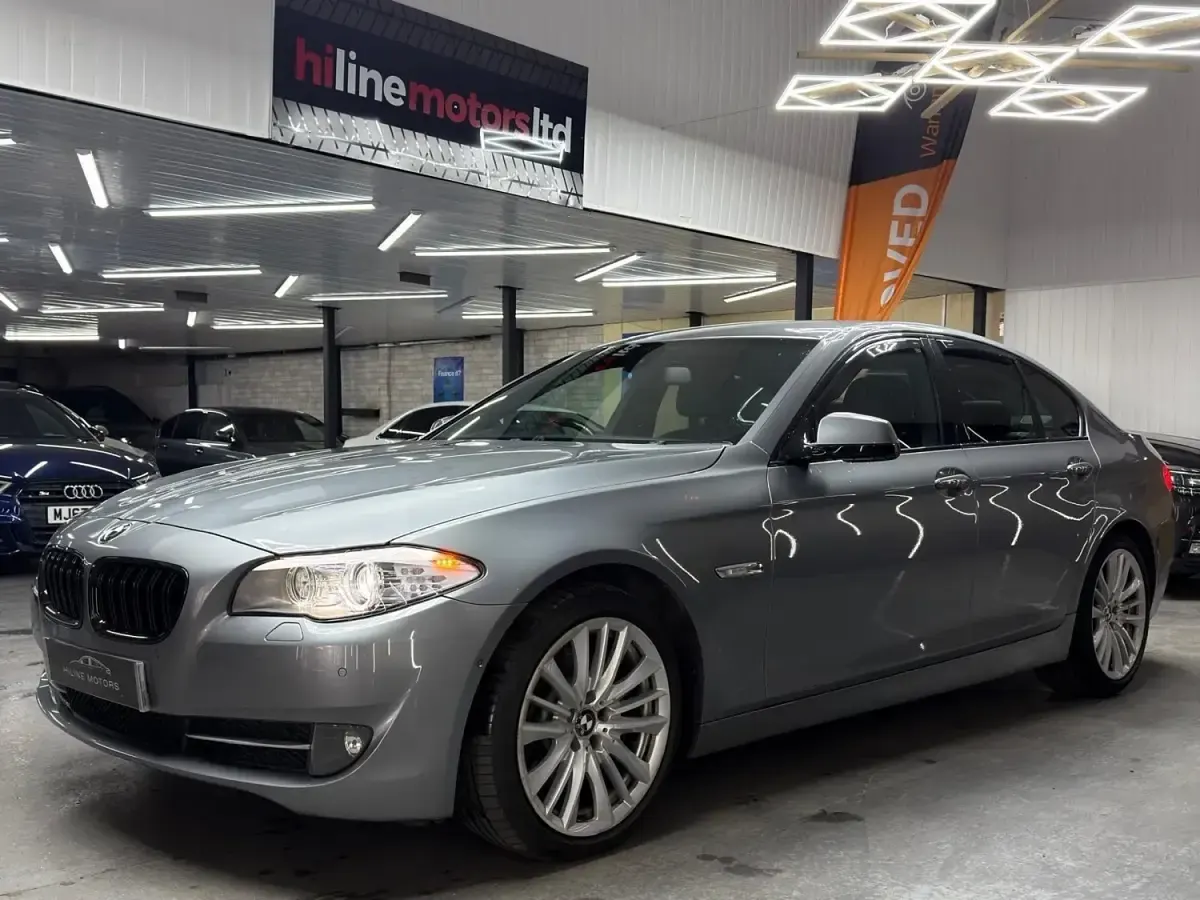 Usado BMW 528 Impressive 2011 Gris Berlina
