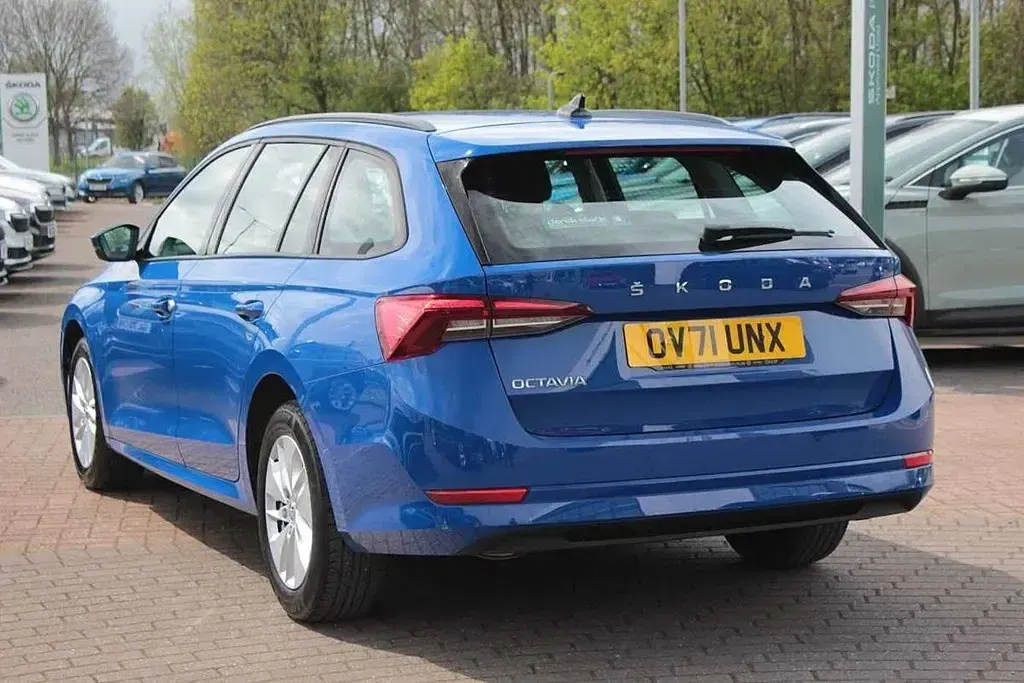 Begagnad Skoda Octavia SE Technology 150 HK (110 kW) 2021 Blå Kombi