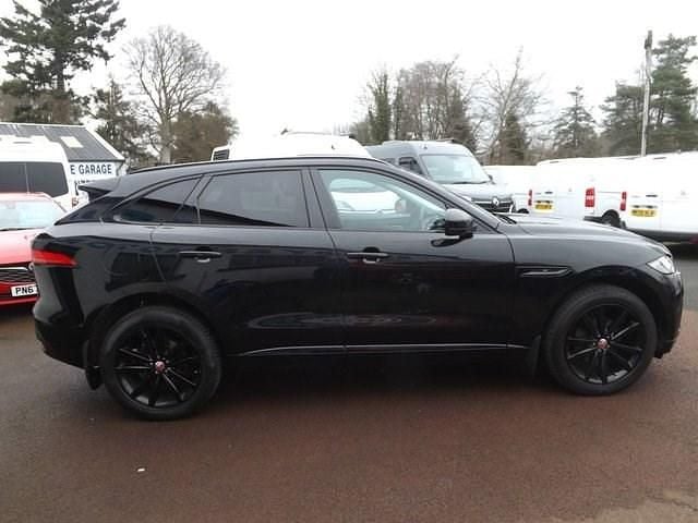 Second-hand Jaguar F-Pace Chequered Flag 180 CP (132 kW) 2019 Negru SUV