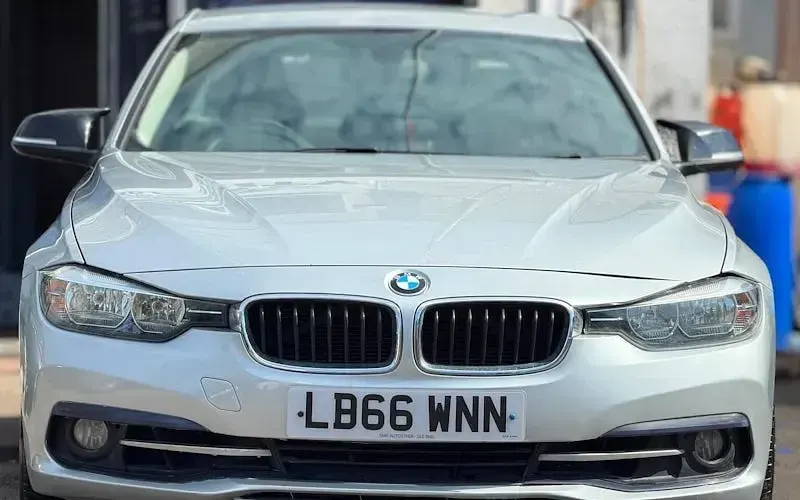 Used BMW 318 Sport Line 136 HP (100 kW) 2017 Silver Sedan