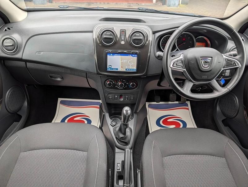 Used Dacia Sandero Lauréate 90 HP (66 kW) 2018 Cosmos blue Hatchback