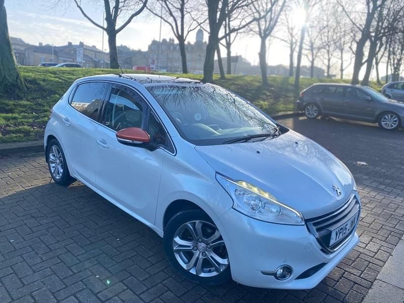 White Used 2015 Peugeot 208 Roland Garros Hatchback | £1,895 (Super price) - Image 1/4